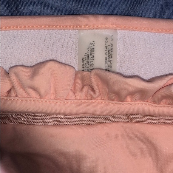 Bikini - Picture 3 of 6